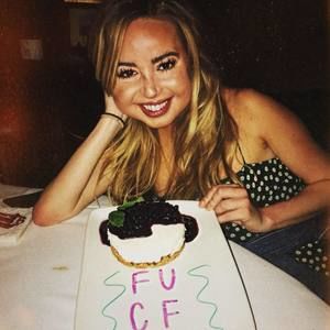 Meet your Posher, Claire